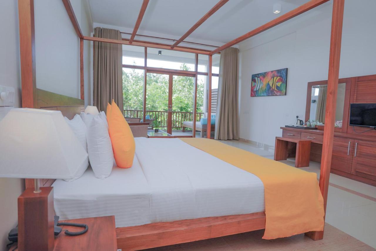 Hotel Breeze Pasikudah Passikudah Esterno foto
