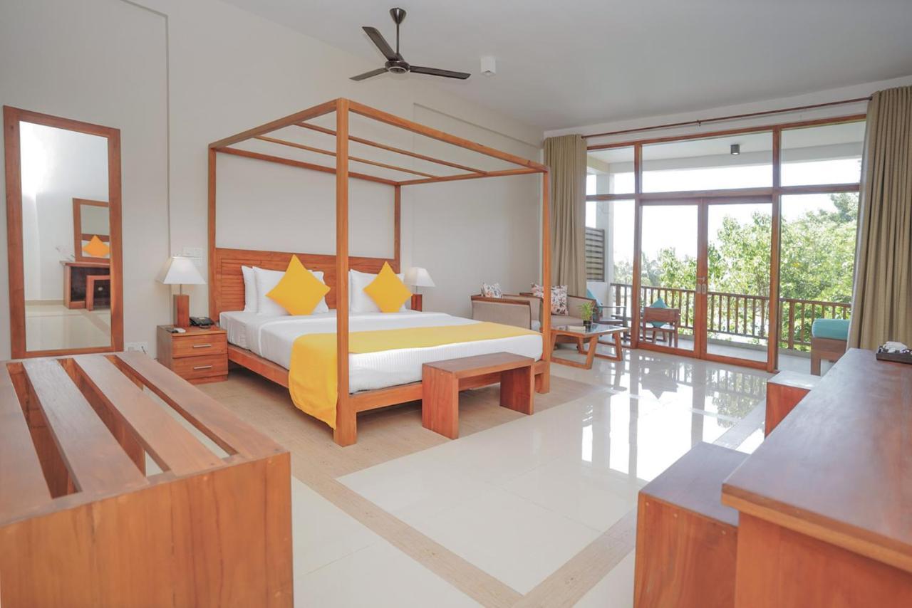 Hotel Breeze Pasikudah Passikudah Esterno foto