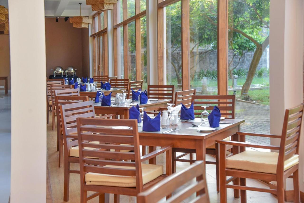 Hotel Breeze Pasikudah Passikudah Esterno foto