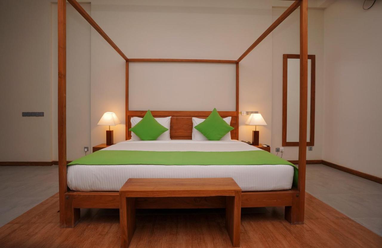 Hotel Breeze Pasikudah Passikudah Esterno foto