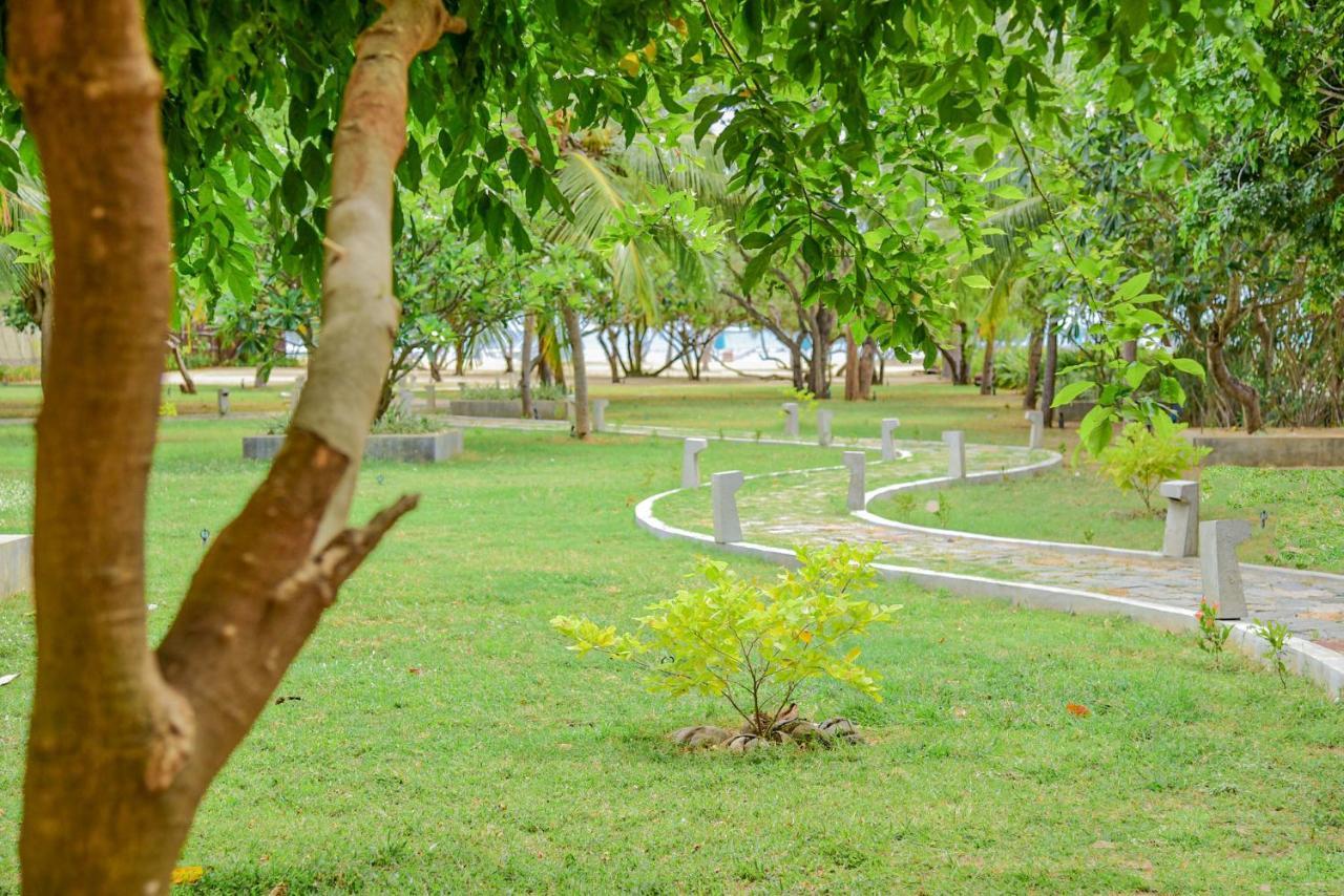 Hotel Breeze Pasikudah Passikudah Esterno foto